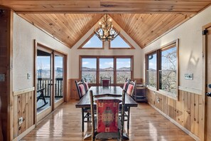 تناول الطعام