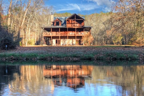 Astounding River View - Peaceful Seclusion, Hot Tub Soaks, Games & Fireside Sips
