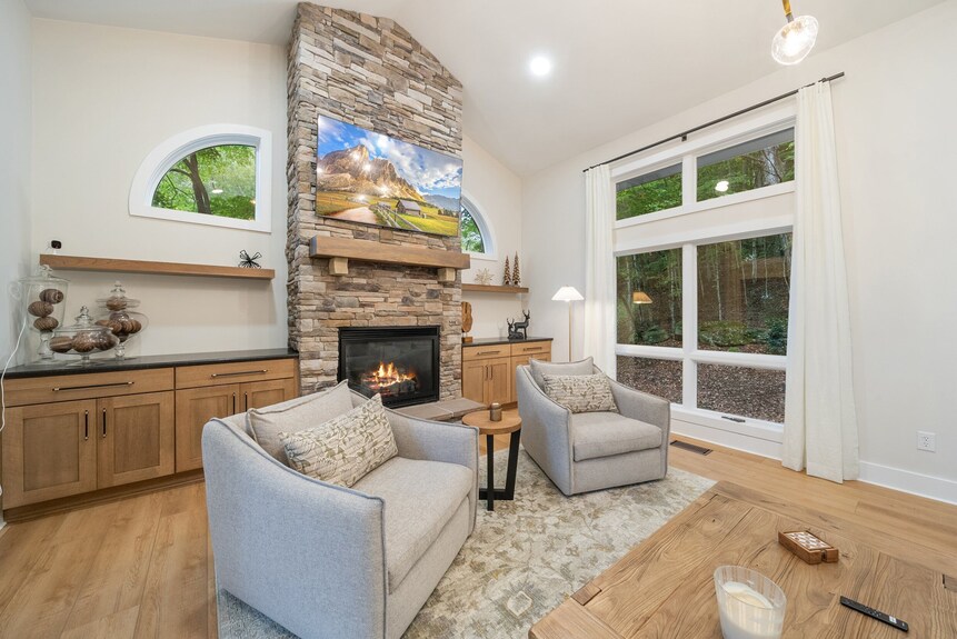 Elegant Retreat In Yonahlossee Resort-boulder Den - Blowing Rock, NC
