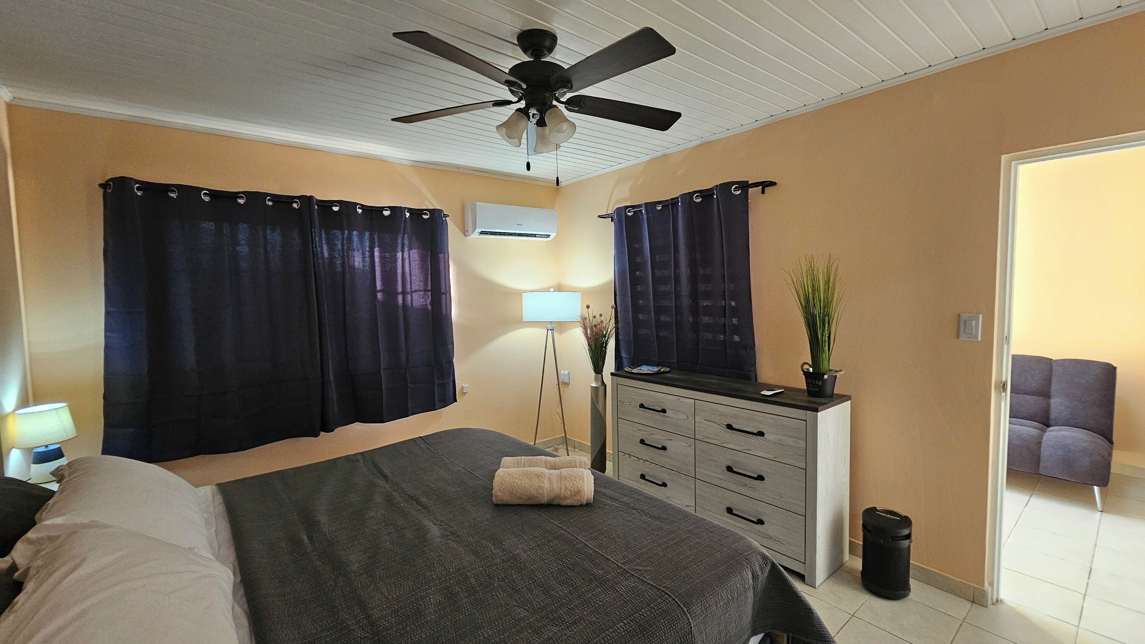 1 غرفة نوم ومكواة/لوح كي وواي فاي وتسهيلات لدخول الكراسي المتحركة