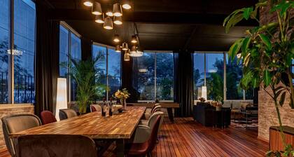 Family-Friendly, Rooftop Views, Near Attractions