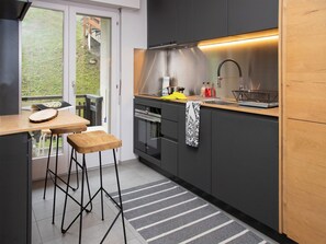 Fridge, microwave, oven, dishwasher