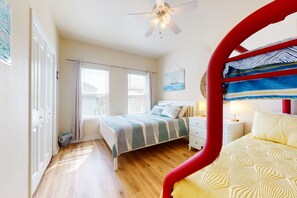 3 bedrooms, desk, free WiFi, bed sheets