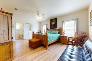 3 soverom, skrivebord, strykejern/-brett og wi-fi (inkludert)