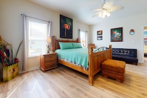 3 bedrooms, desk, free WiFi, bed sheets