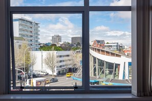 Interior - Kids love bunks and great location with carpark! (Auckland City)