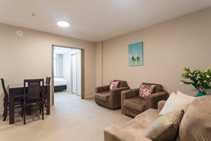 Interior - Kids love bunks and great location with carpark! (Auckland City)