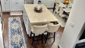 Microonde, forno, piano cottura, lavastoviglie