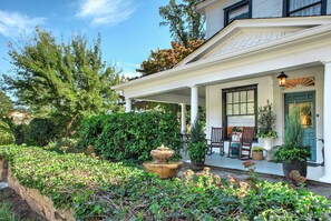 Exterior - Melrose House Unit A (Tryon)