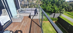 المنطقة المحيطة بالمنشأة