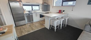 ميكروويف، فرن، موقد طهي مسطح، غسالة أطباق