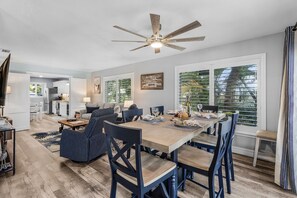 Dining - Historic Charm & Walkable Waterfront, with Heated Pool - Ponce Pointe - Roelens (Punta Gorda)