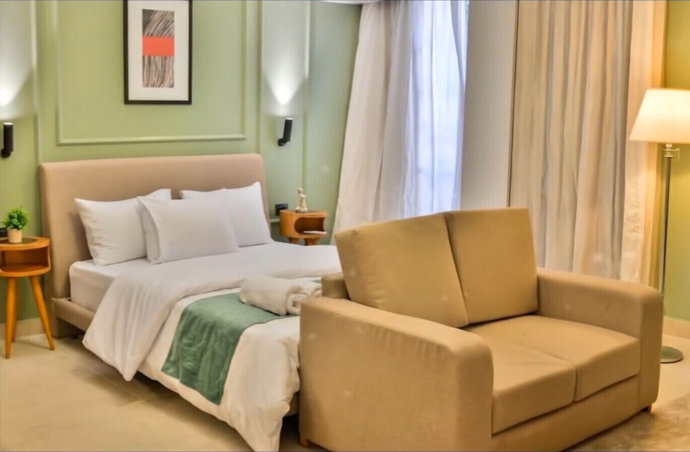 1 chambre, bureau, fer et planche à repasser, Wi-Fi