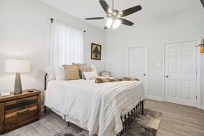 Bügeleisen/Bügelbrett, WLAN, Bettwäsche