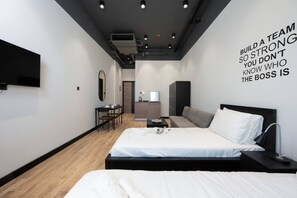 Escritorio, wifi y ropa de cama