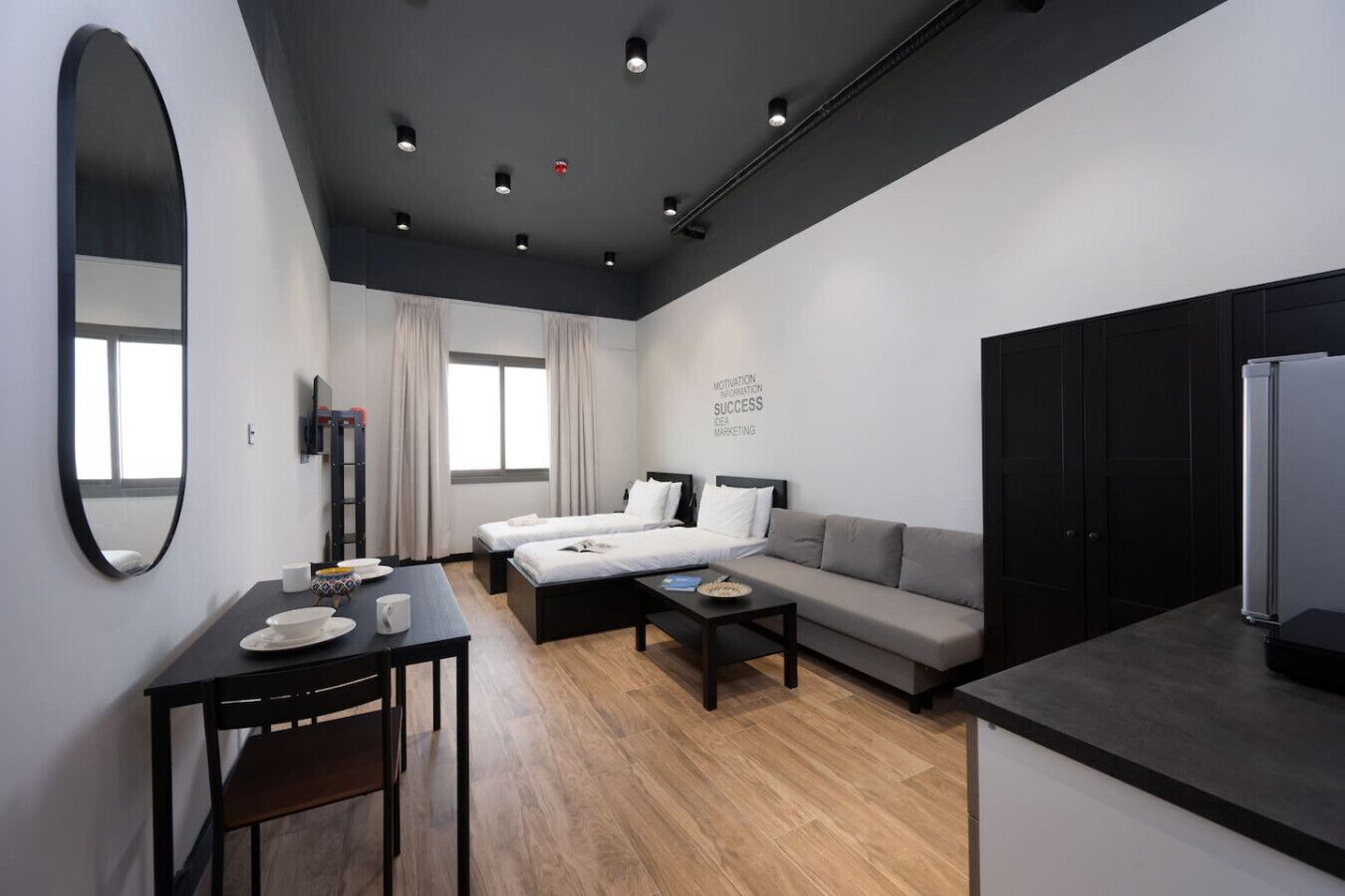 Bureau, Wi-Fi, draps fournis