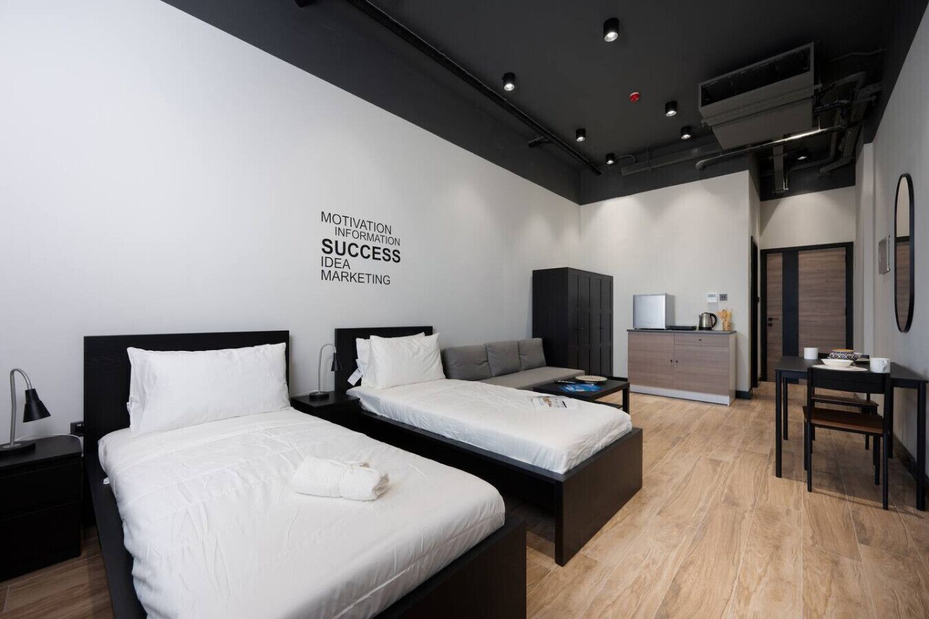 Desk, WiFi, bed sheets