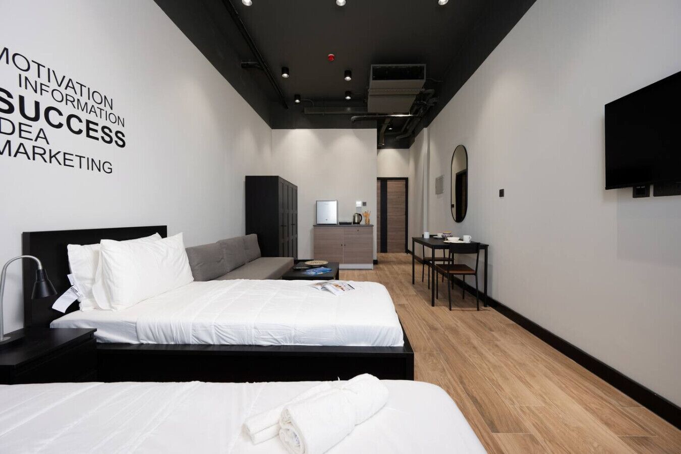 Desk, WiFi, bed sheets