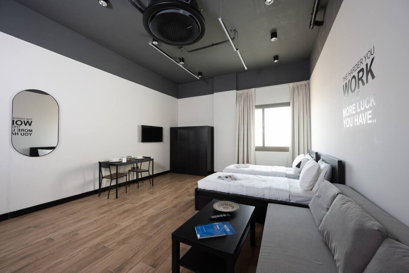 Bureau, Wi-Fi, draps fournis