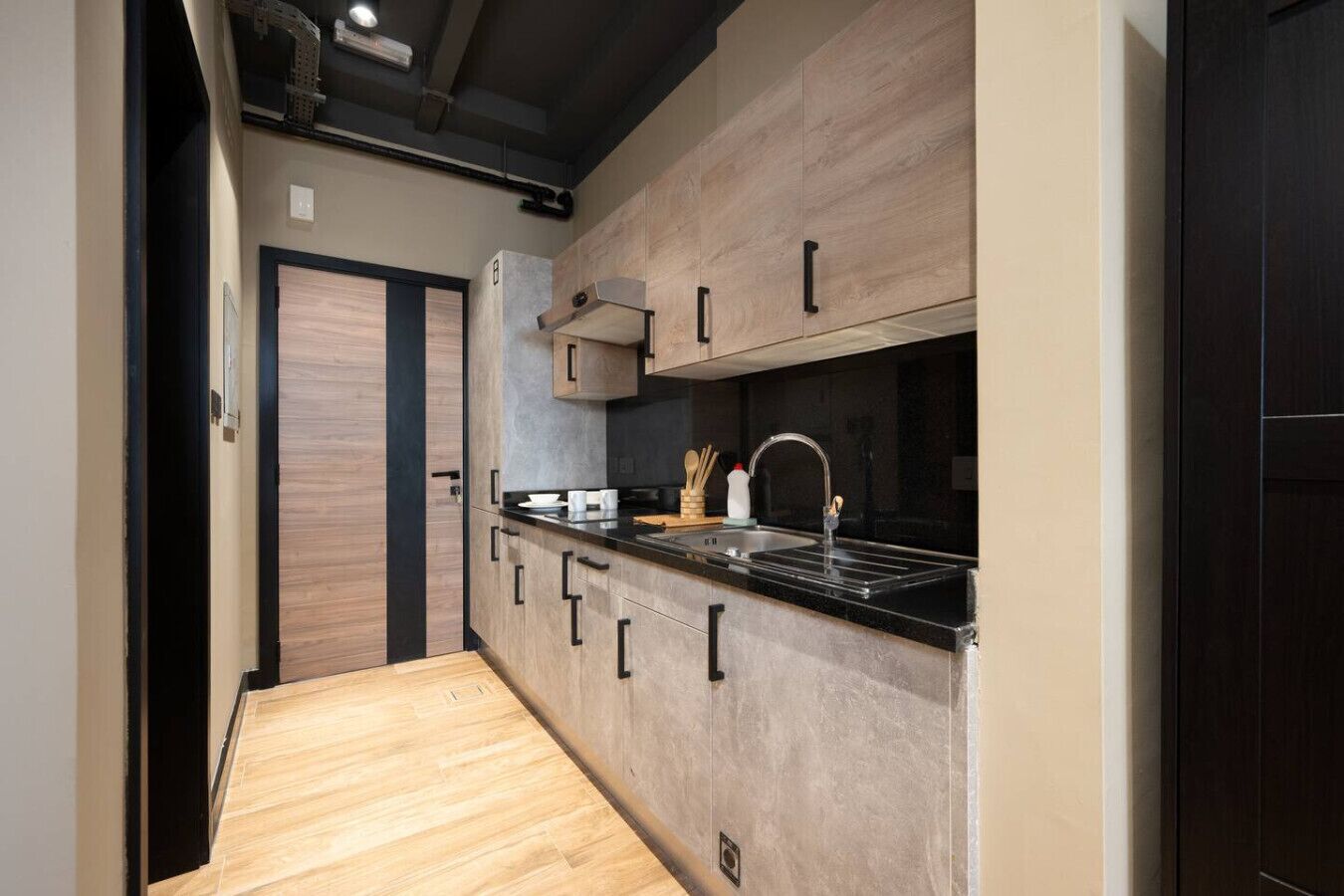 Fridge, stovetop, cookware/dishes/utensils, dining tables