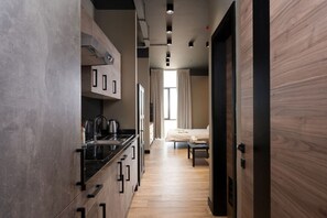 Escritorio, wifi, ropa de cama