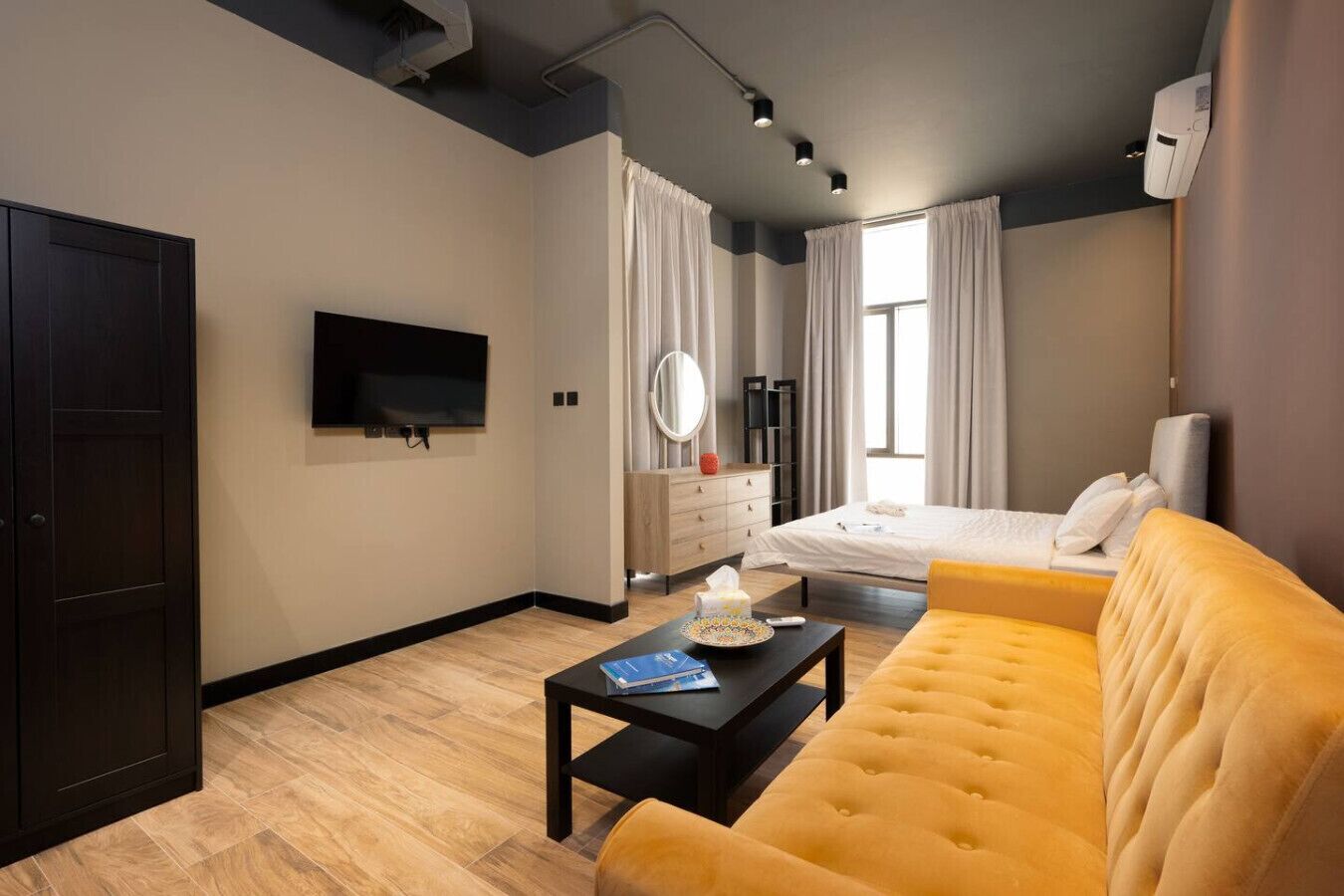 Bureau, Wi-Fi, draps fournis