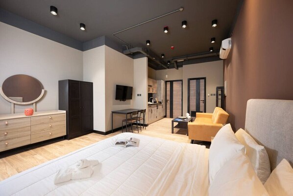 Desk, iron/ironing board, WiFi, bed sheets - Elegant space(#82) | Studio by Spacey Duqom (Duqm)