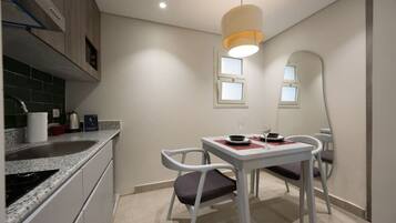 Micro-ondes, plaque de cuisson