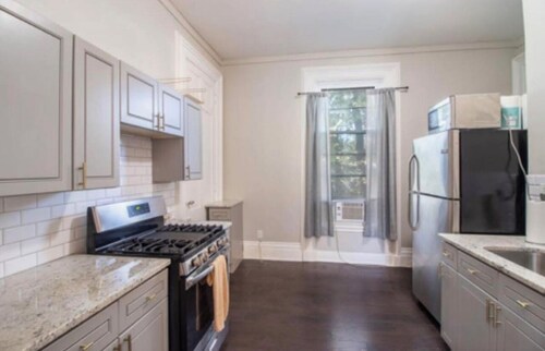 Modern Incline District Studio. 5 mins to Downtown+Stadiums #1