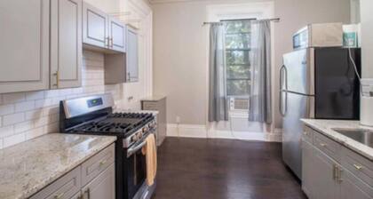 Modern Incline District Studio. 5 mins to Downtown+Stadiums #1