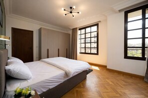 2 Schlafzimmer, Schreibtisch, Bügeleisen/Bügelbrett, WLAN