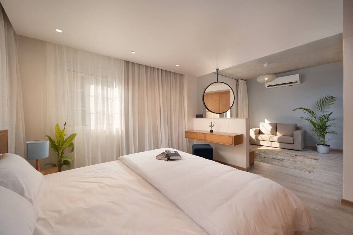 1 bedroom, desk, iron/ironing board, WiFi