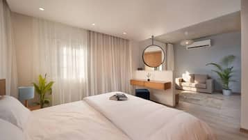 Desk, iron/ironing board, WiFi, bed sheets
