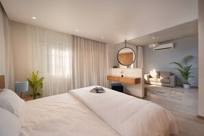 1 bedroom, desk, iron/ironing board, WiFi