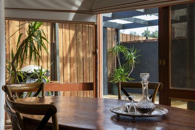 Nectarine Cottage—A Romantic Goolwa Retreat