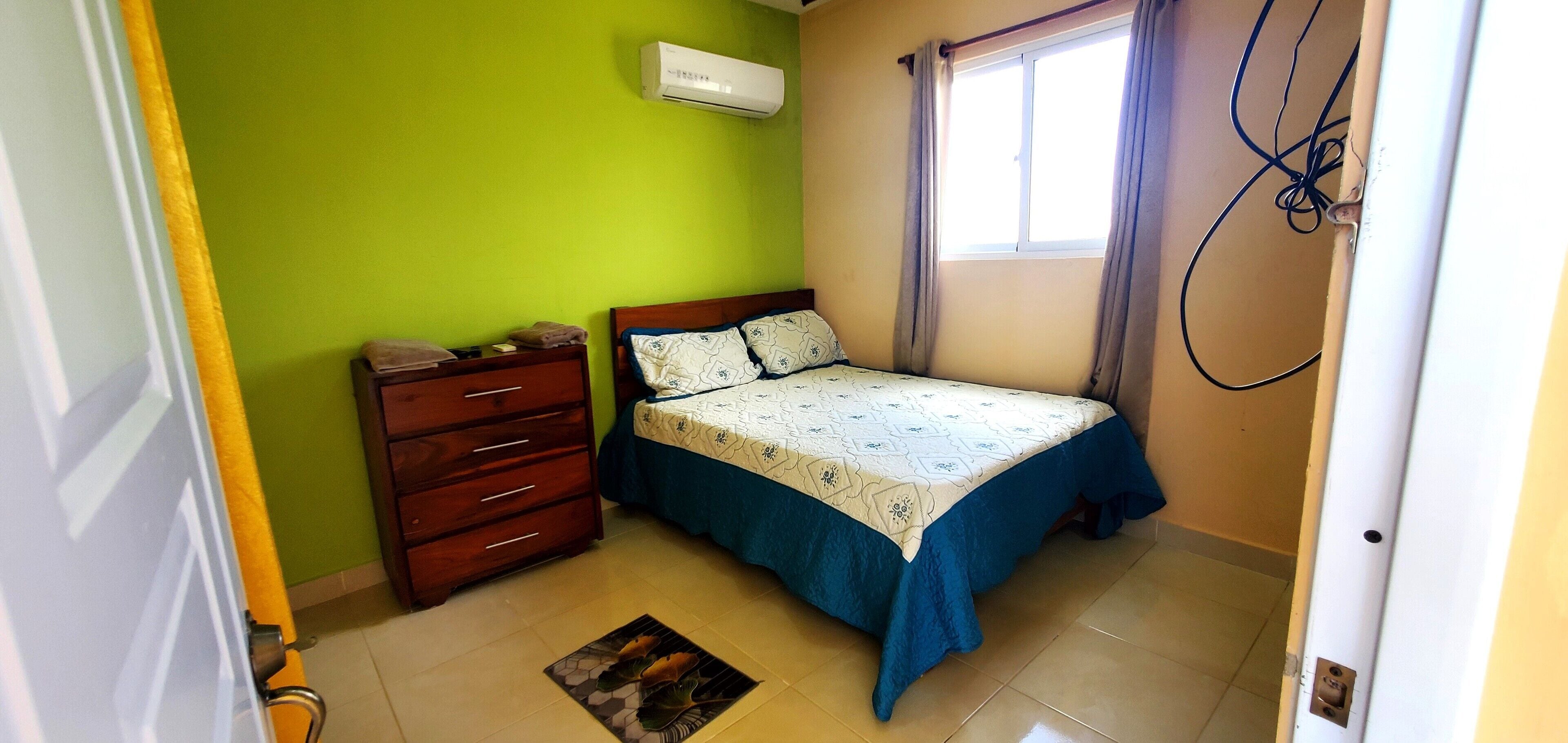 Roupas de cama premium, espaço de trabalho para notebook