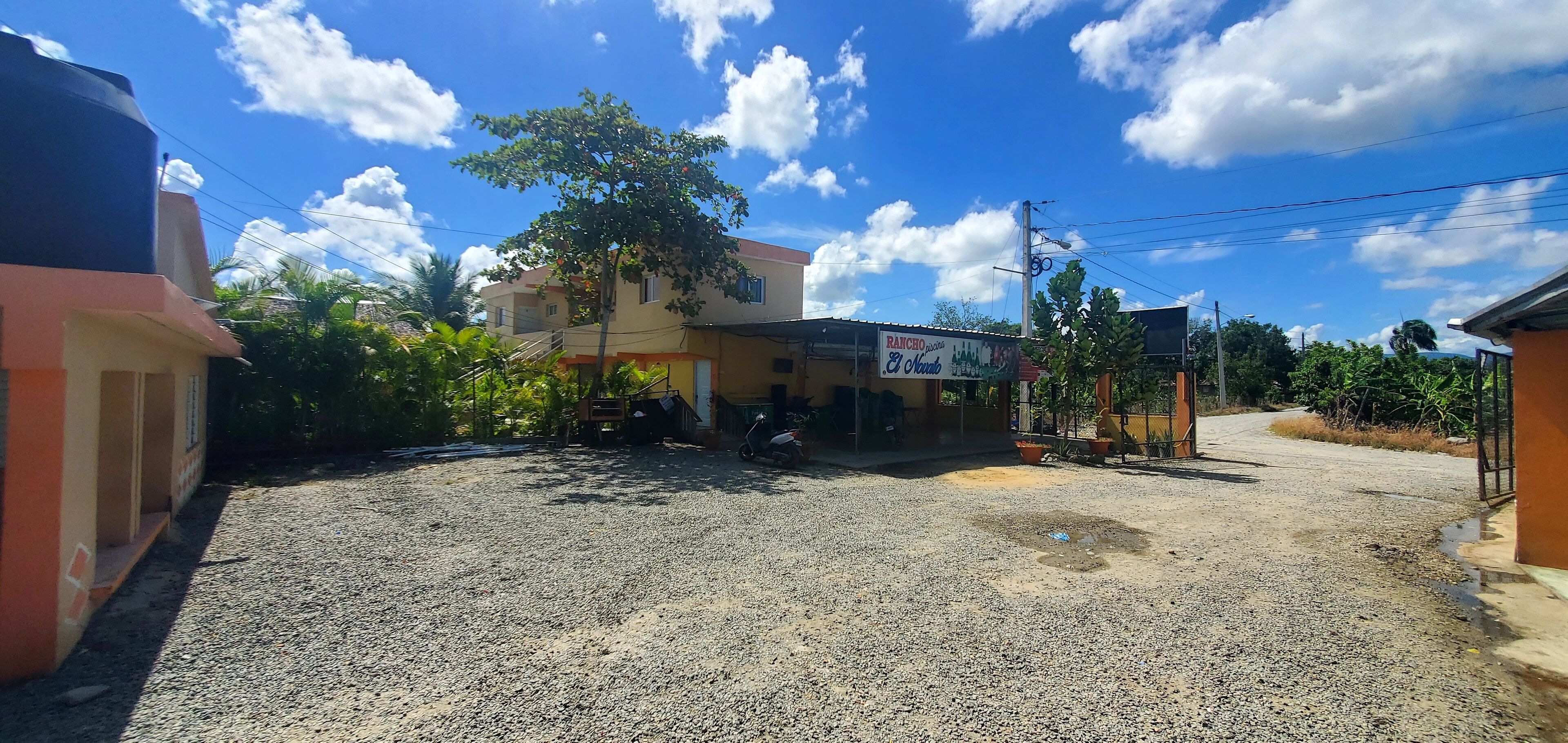 숙박 시설 입구