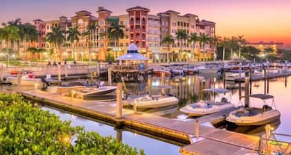 Modern Centrally Located 4BR House w/ Heated Pool