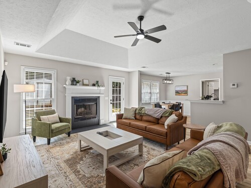 Family Retreat w/ Gameroom • Next to Fort Benning