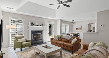 Family Retreat w/ Gameroom • Next to Fort Benning