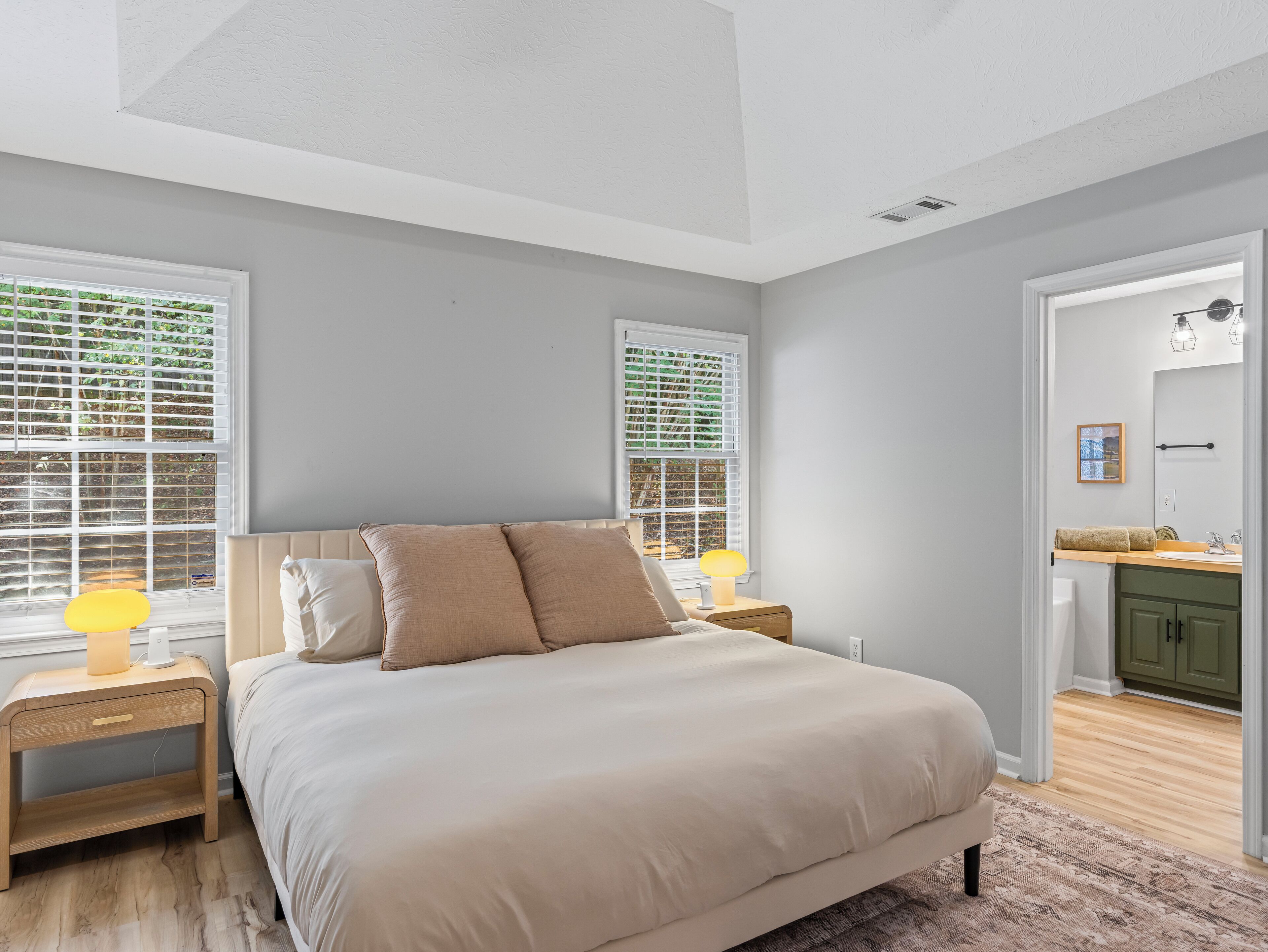 4 slaapkamers, een strijkplank/strijkijzer, wifi, beddengoed