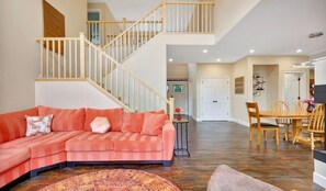 Televisión y chimenea