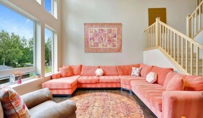 Televisión y chimenea 