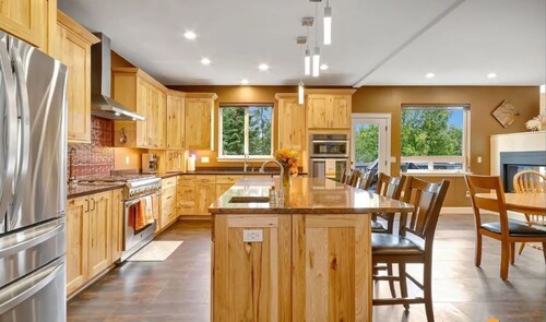 Manor on 112th - Great for gatherings