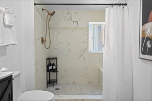 Comfort Cabin, Mountain View | Bathroom - Luxury Studio Escape - Trails & Views (Sugarloaf)