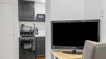 Comfort Cabin, Mountain View | Living area