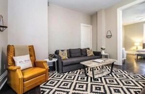 TV - Spacious 1BR Near Downtown in Incline District #2 (Cincinnati)
