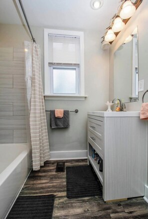 Handtücher, Seife, Toilettenpapier