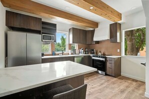 Fridge, microwave, oven, stovetop - The Adelynn - 5BR Luxury in Walkable Portland (Portland)