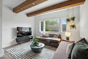 TV, offices - 5BR at The Adelynn - Luxury Build - Walk to All (Portland)